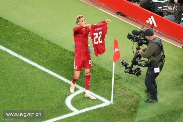 埃基蒂克:期待重回马赛主场踢球,那里有着难以置信的球迷 埃基蒂克:期待重回马赛主场踢球,那里有着难以置信的球迷