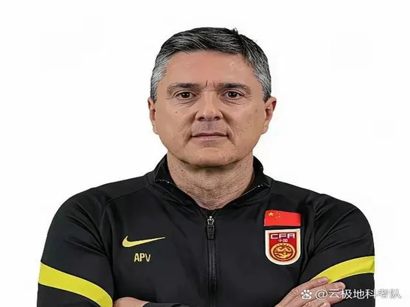 袁甲：重庆铜梁龙选刘建业带队征战中超，我很意外但钦佩这种勇气