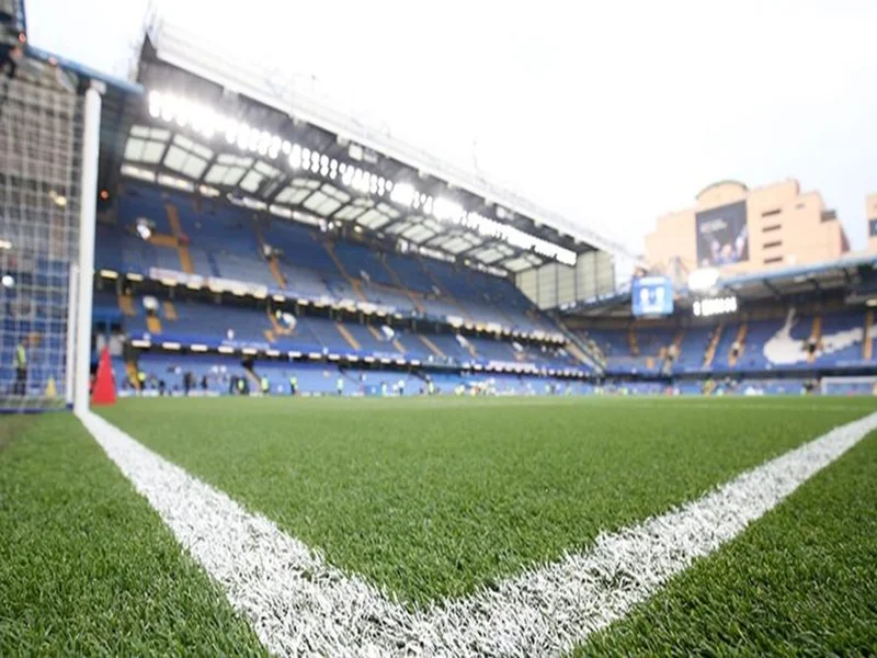 英足总官方:切尔西因球迷向场内投掷水瓶被罚款15万英镑